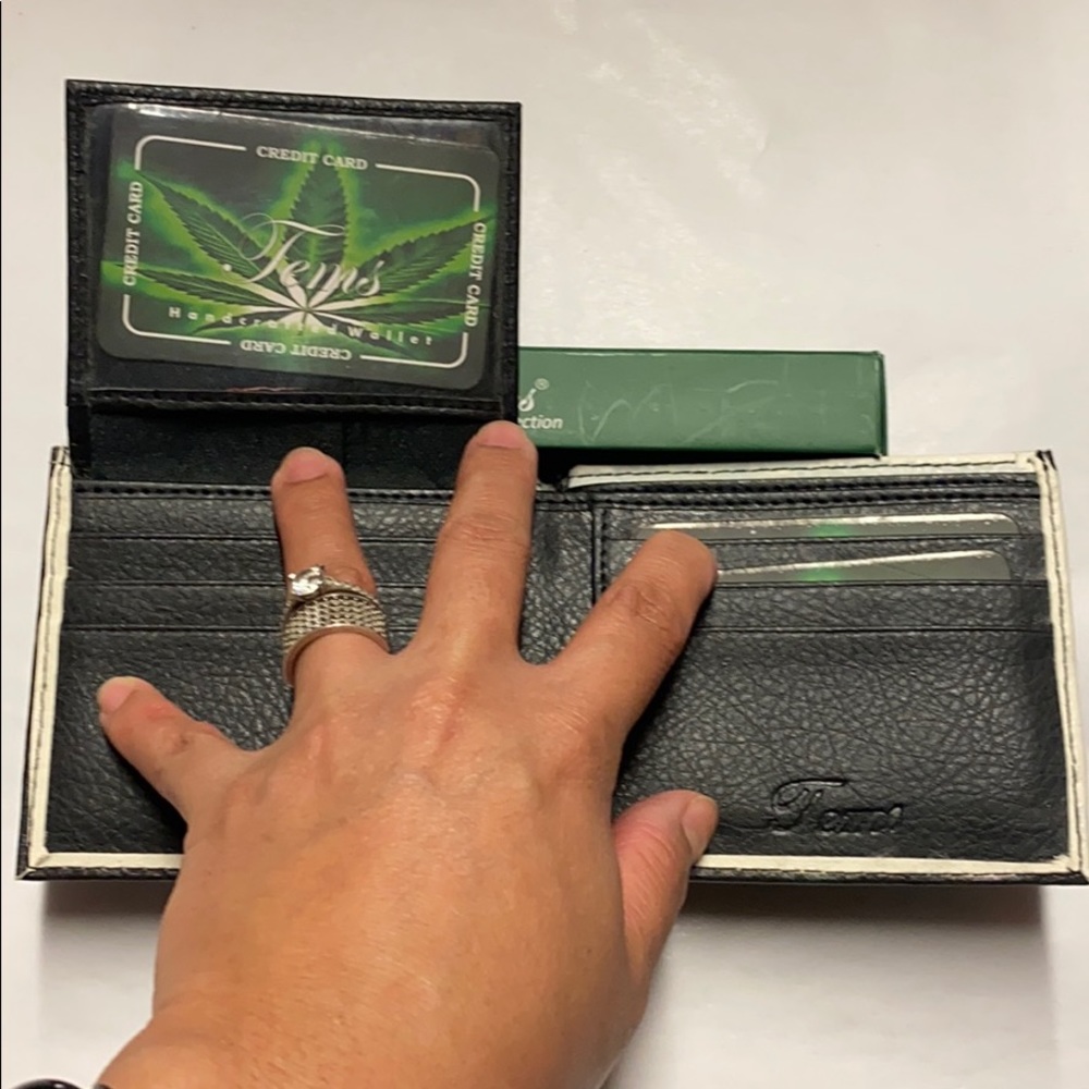 HANDCRAFTED WALLET - Picture 4 of 7